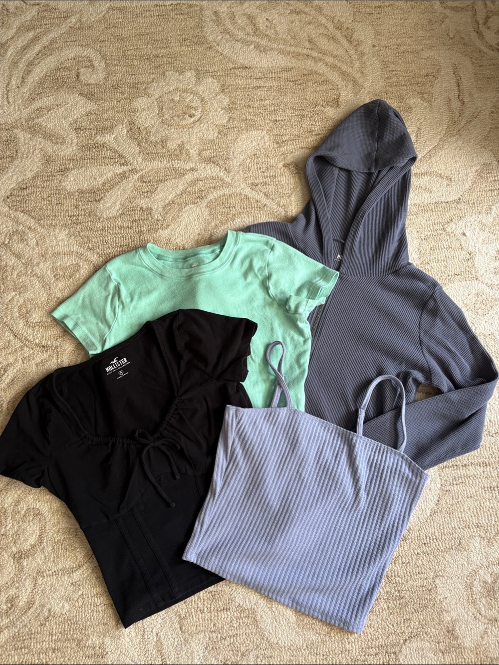 Hollister Crop Shirt Bundle - Size M